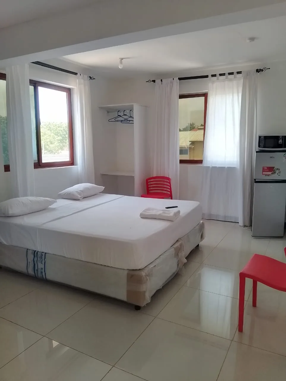 A twin bedroom in the Voi apartment